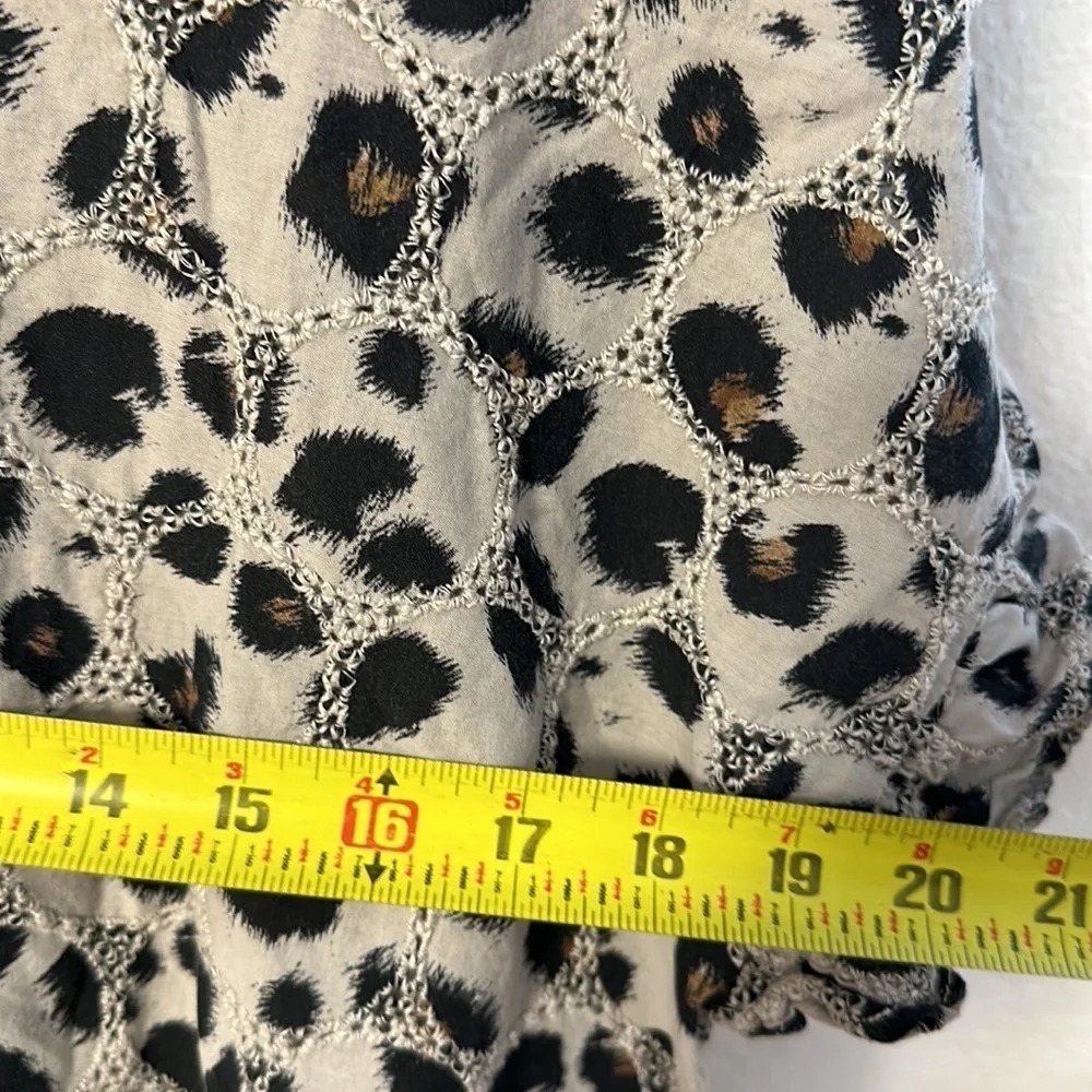 KATE Landry Dress Medium Leopard Print w pockets and size slit. Oversized - Picture 7 of 13
